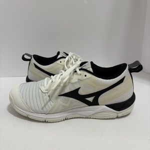 Mizuno Men's White and Black Athletic Sneakers